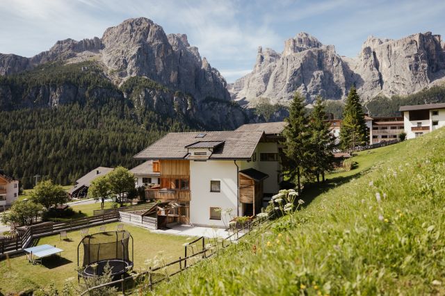 Costa Burjada: unique apartments in the heart of the Dolomites Image: Costa Burjada Apartments, Alta Badia